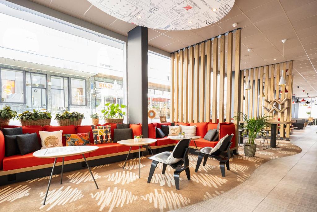 ibis Genève Centre Lac.png